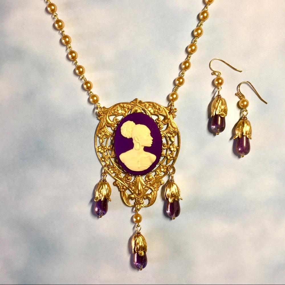 African Woman Cameo Necklace and Earrings Set
